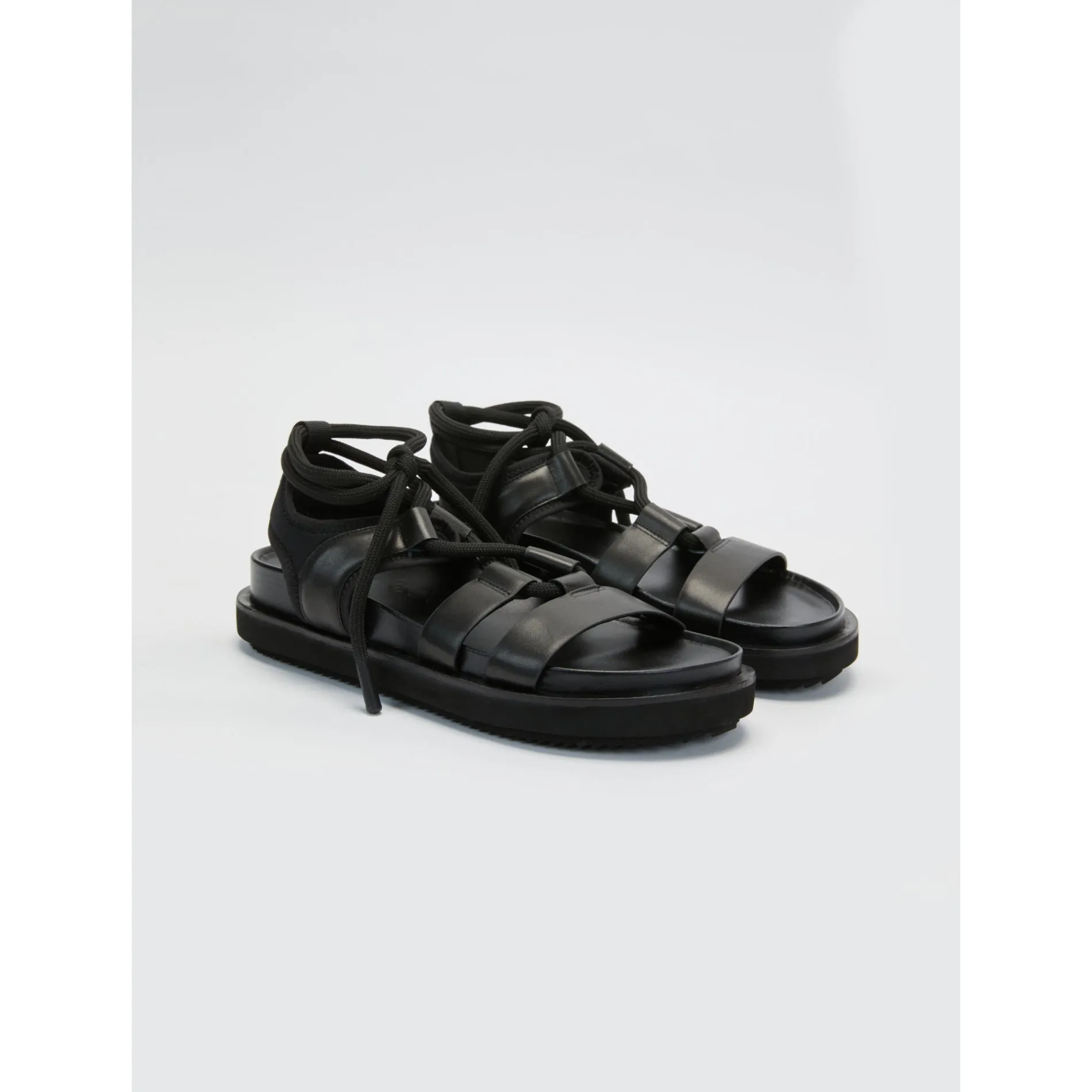 Apparire Shoes - Black